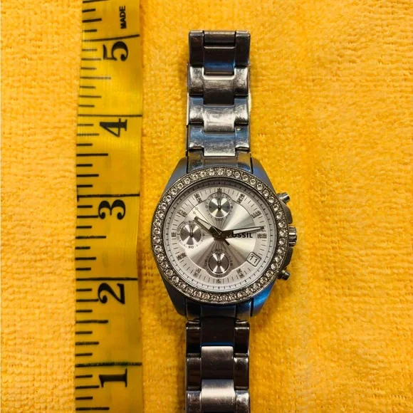 Fossil Decker ES 2681 Silvertone Link Watch. Need battery. - Picture 2 of 4
